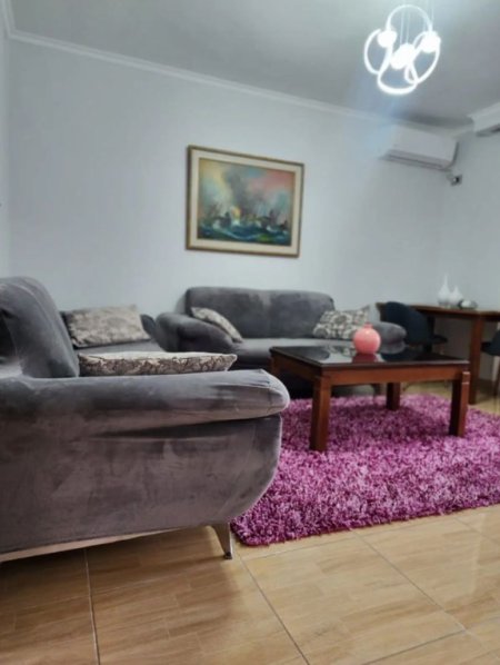 Tirane, apartament 1+1, Kati 4, 85 m2 600 € 