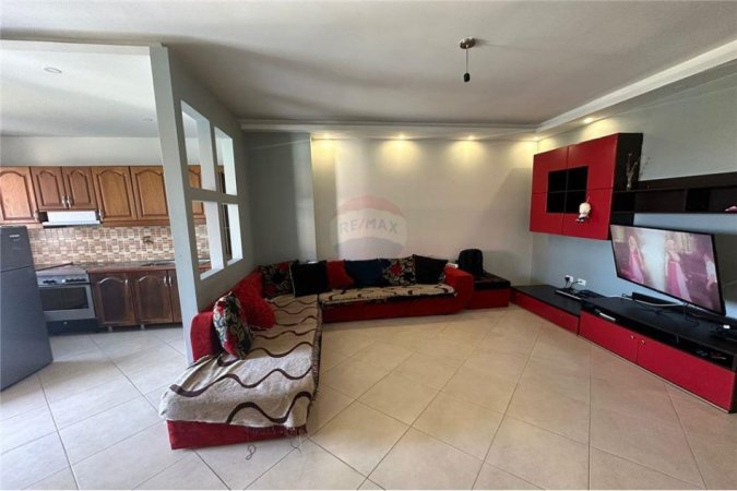 Tirane, shitet apartament 2+1, Kati 1, 95 m2 115,000 € (Fresku - Fresku, Shqipëri)