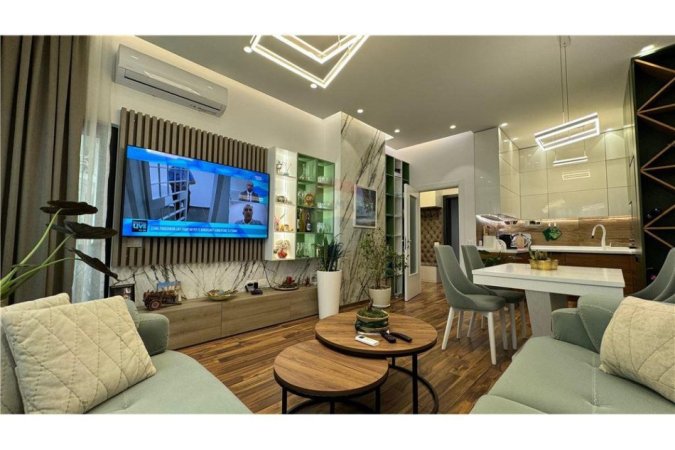 Tirane, jepet me qera apartament 1+1, , 75 m2 800 € (Apartament luksoz per qira tek Arlis!)