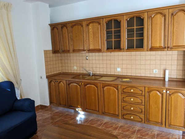 Tirane, jepet me qera apartament 1+1, Kati 6, 100 m2 400 € (DON BOSKO)