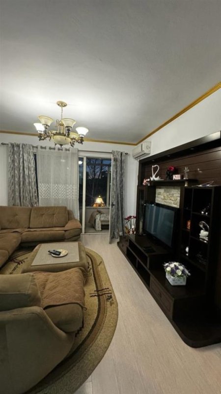 Tirane, jepet me qera apartament 1+1+Ballkon, Kati 4, 67 m2 400 € (rruga Din Bosko)