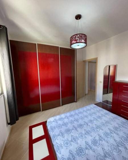 Tirane, shitet apartament 1+1, Kati 3, 65 m2 112,000 € 