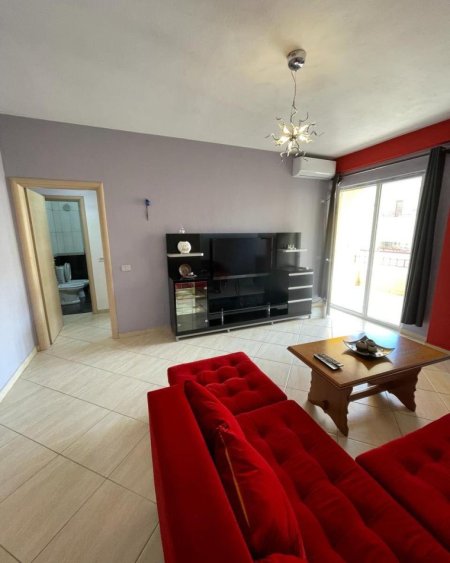 Tirane, shitet apartament 1+1, Kati 3, 65 m2 112,000 € 