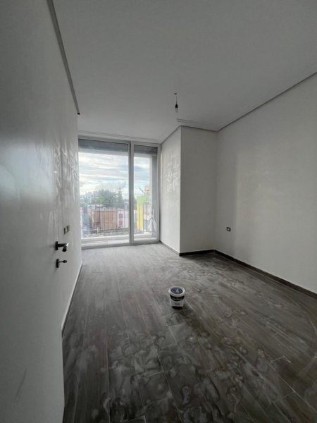 Tirane, shitet apartament 2+1, , 96 m2 172,000 € (Selvia)