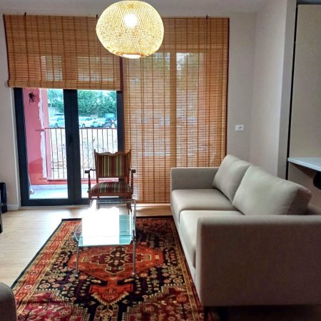 Tirane, jepet me qera apartament 2+1, , 95 m2 700 € (Kopshti Botanik)