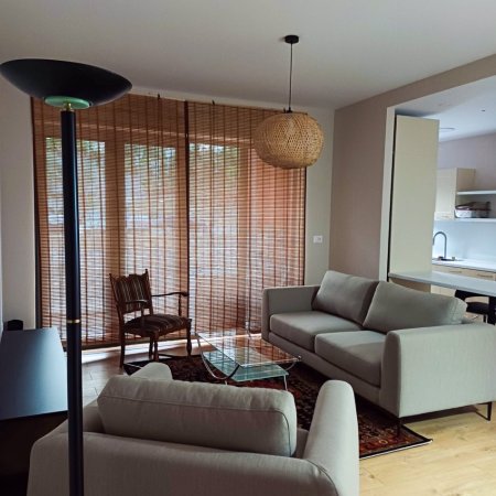 Tirane, jepet me qera apartament 2+1, , 95 m2 700 € (Kopshti Botanik)
