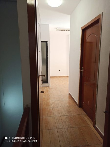 Tirane, jepet me qera apartament 3+1, Kati 3, 120 m2 600 € (Qender Tirane)