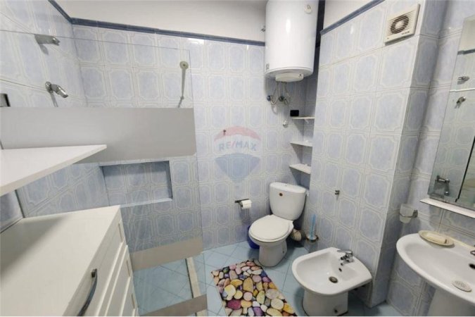 Tirane, jepet me qera apartament 1+1, Kati 8, 80 m2 550 € (Garda - Bllok - Garda, Shqipëri)