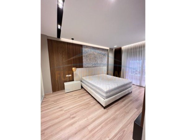 Tirane, shitet apartament 2+1, Kati 1, 117 m2 185,000 € (RRUGA E KAVAJES)