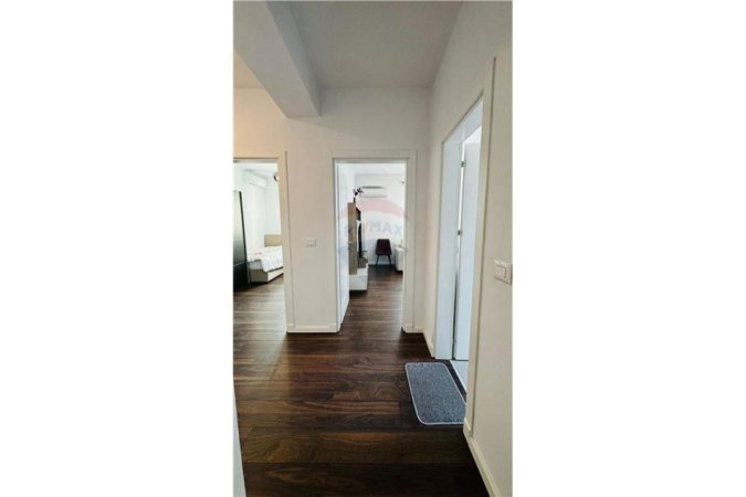 Tirane, shitet apartament , Kati 6, 92 m2 800 € 