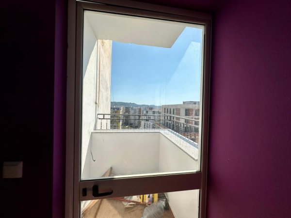 Tirane, shitet apartament 2+1+Ballkon, Kati 11, 106 m2 130,000 € (Laprak)