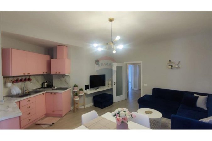 Tirane, jepet me qera apartament 2+1+Ballkon, Kati 3, 80 m2 1,000 € (Rruga Barrikada)