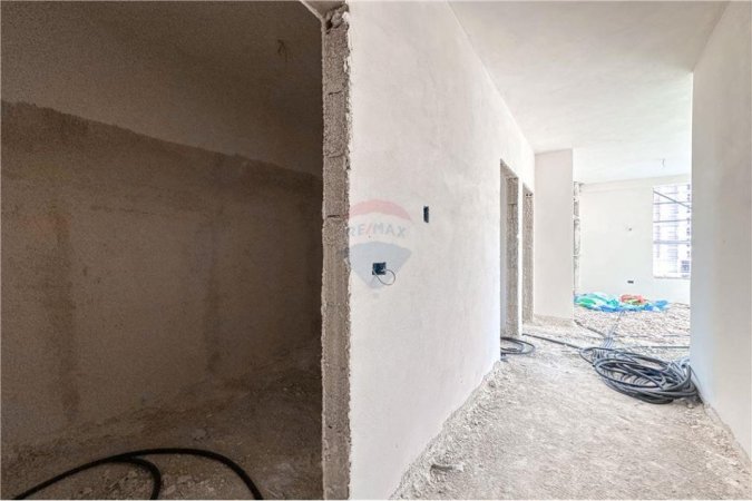 Tirane, shitet apartament , Kati 3, 104 m2 165,000 € 