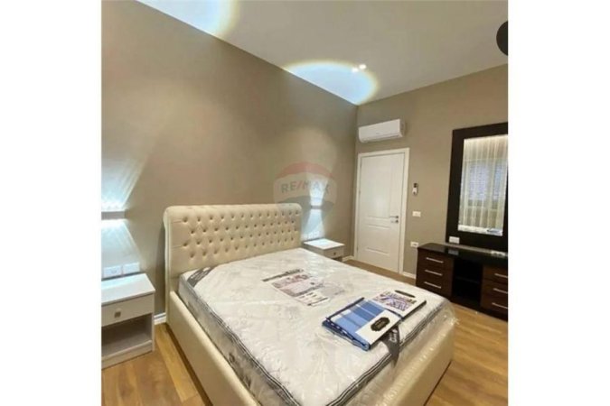 Tirane, jepet me qera apartament duplex Dublex, Kati 4, 92 m2 500 € (Rruga Zallit Kodra Diellit)