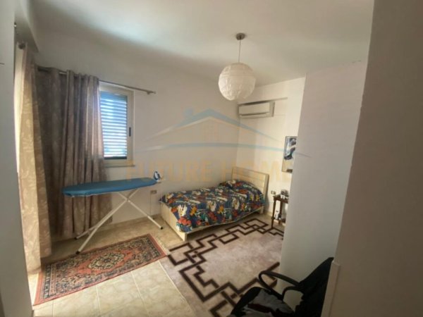 Tirane, jepet me qera apartament 3+1, Kati 3, 140 m2 650 € (Rruga e Kavajes)
