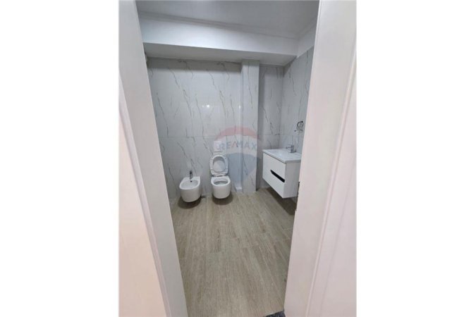 Tirane, shitet apartament 1+1+Aneks, Kati 4, 71 m2 120,000 € (Riza Cerova - Rruga e Dibrës - Shkolla e Kuqe)