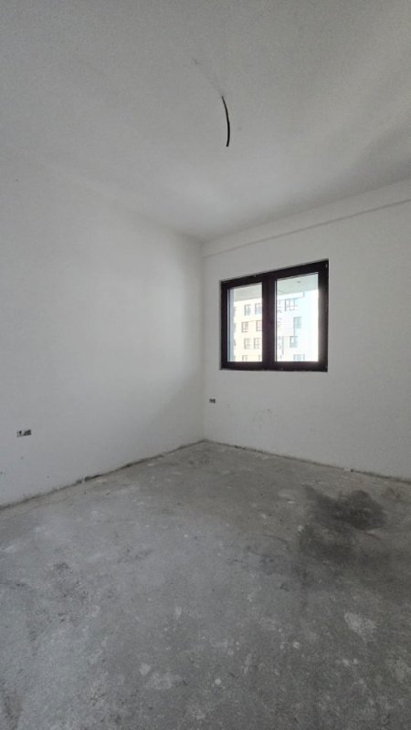 Tirane, shitet apartament 2+1, Kati 5, 120 m2 240,000 € (Rruga Kavajes)