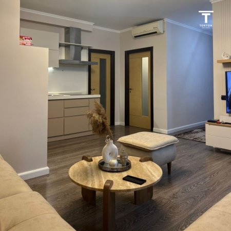 Tirane, jepet me qera apartament 2+1, Kati 7, 108 m2 200,000 € 