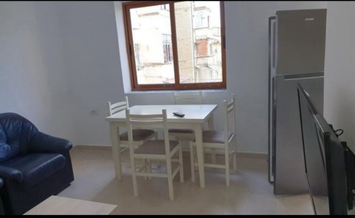 Tirane, shitet apartament 2+1+Ballkon, Kati 4, 110,000 €