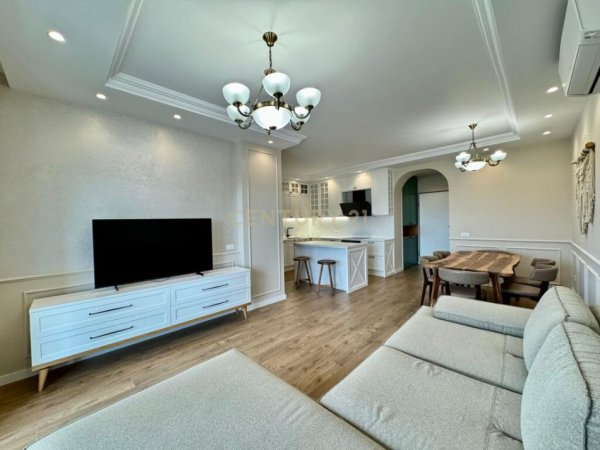 Tirane, shitet apartament 2+1+Ballkon, Kati 2, 106 m2 300,000 € (Liqeni i Thate)