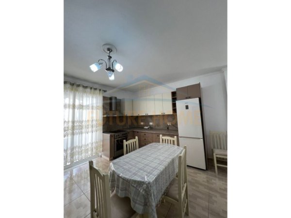 Tirane, jepet me qera apartament 2+1, Kati 1, 89 m2 450 € (Fresku)