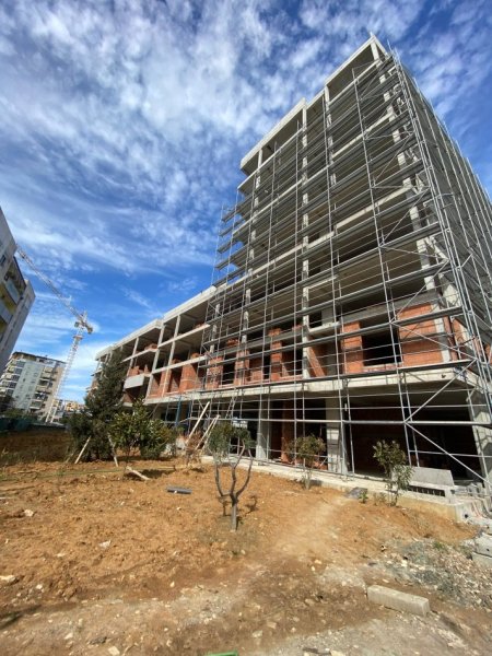 Tirane, shitet apartament 2+1+Ballkon, Kati 1, 94 m2 159,800 € 