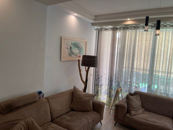 Tirane, shitet apartament 2+1, , 122 m2 260,000 € (Myslym Shyri)
