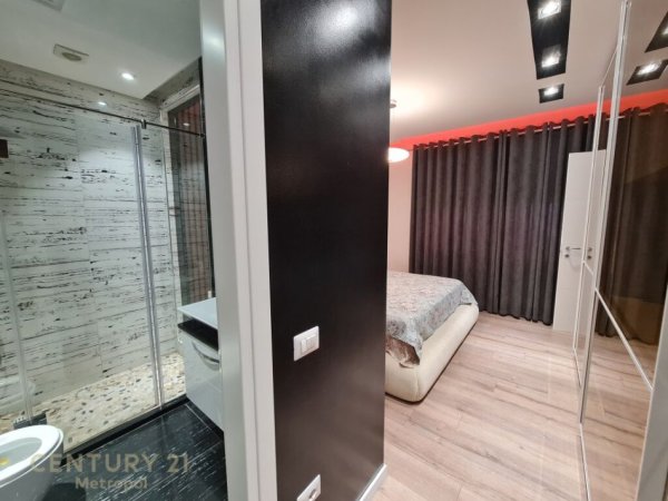 Tirane, jap me qera apartament 2+1+2+Ballkon, , 95 m2 800 € (Kopshti Botanik Zoologjik)