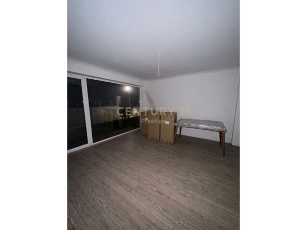 Tirane, shitet apartament 1+1, , 80 m2 100,000 € (vilat arabe)