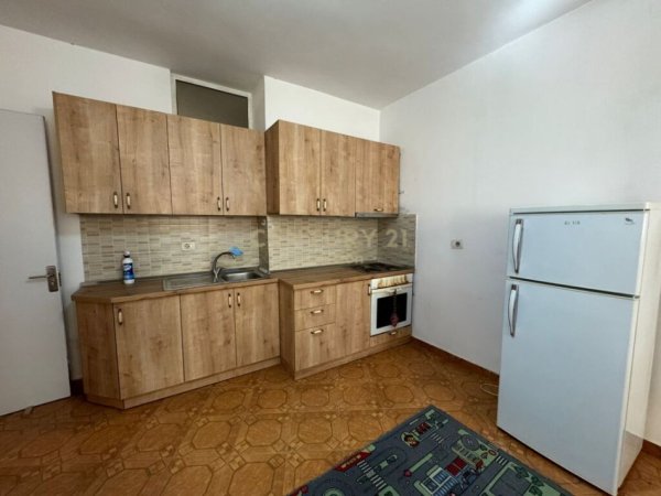 jepet me qera apartament 2+1, Kati 3, 95 m2 400 € (bar artisti)