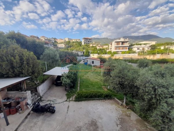 Tirane, shitet Vile 3 Katshe, , 2,000 m2 560,000 € (Shkoze)