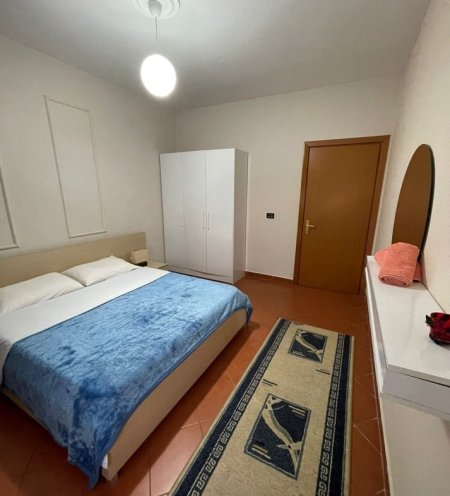 Tirane, jepet me qera apartament 2+1+Ballkon, Kati 7, 95 m2 850 € (Bllok)
