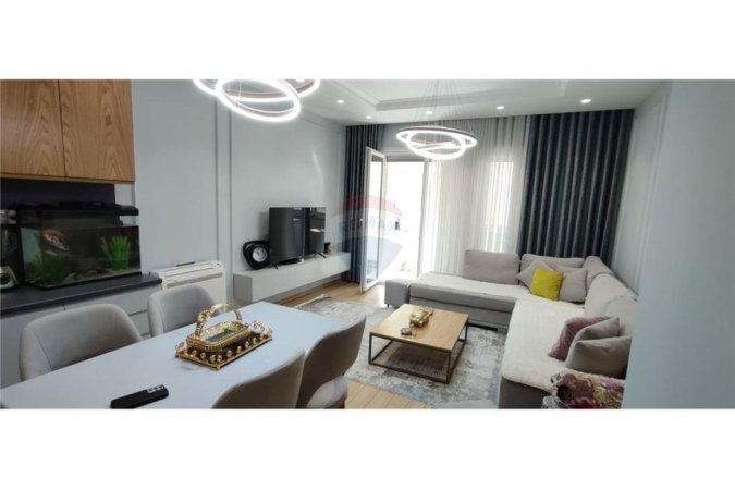 Tirane, shitet apartament 2+1, Kati 3, 110 m2 235,000 € (Liqeni i Thate)