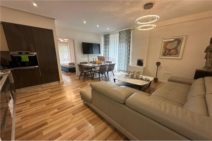Tirane, shitet apartament 2+1, Kati 3, 123 m2 (Liqeni i Thate)