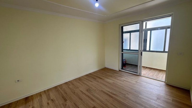 Shitet, Apartament 1+1,Shkolla e Bashkuar, Tiranë – 85000€ | 55 m²