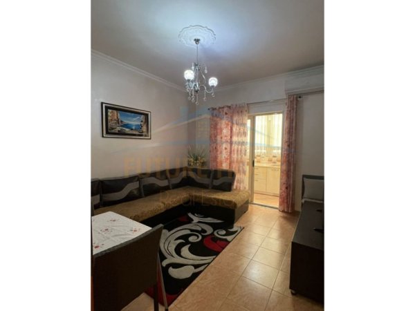 Durres Plazh, jepet me qera apartament 1+1+Ballkon, Kati 1, 60 m2 350 € (Ruga Pavarsia Plazh-Durres)