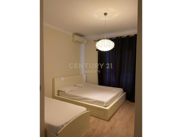 Tirane, shitet apartament 3+1, Kati 4, 120 m2 240,000 € (Rruga Peti, Liqeni i Thatë)