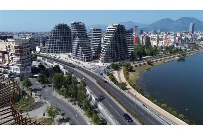Tirane, jepet me qera ambjent biznesi , , 110 m2 2,600 € (&quot;Lakeview Residences&quot; - Tirana e Re - Liqeni i Tiranës, Shqipëri)