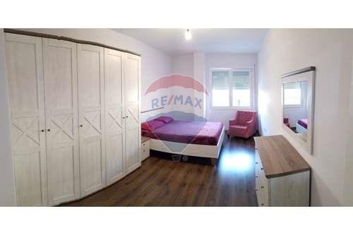 Tirane, jepet me qera apartament 2+1, Kati 7, 110 m2 550 € (Rruga Aleksander Moisiu - Rrethinë - Kinostudio, Shqipëri)