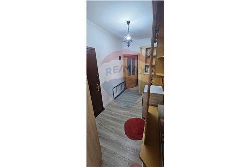 Tirane, jepet me qera apartament 1+1, Kati 2, 60 m2 350 € (Kongresi i Manstirit, Pediatria - Brryli - Rruga Bardhyl, Shqipëri)