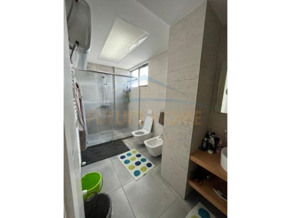 Tirane, shitet apartament duplex Dublex, Kati 8, 158 m2 278,000 € (ISH PARKU)