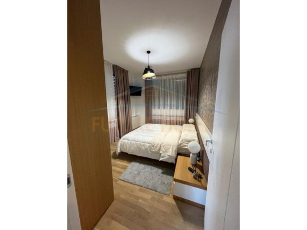 Tirane, shitet apartament duplex Dublex, Kati 8, 158 m2 278,000 € (ISH PARKU)