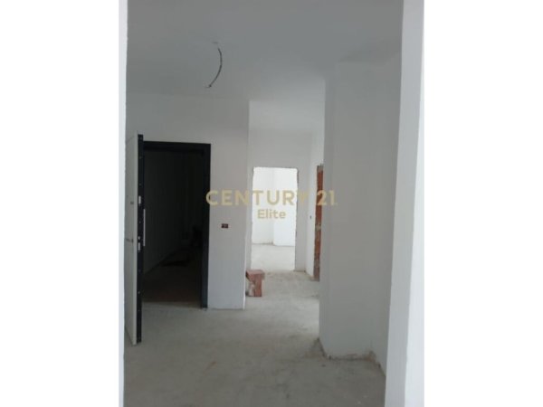 Tirane, shitet apartament 2+1, Kati 3, 113 m2 105,000 € (Fresk)