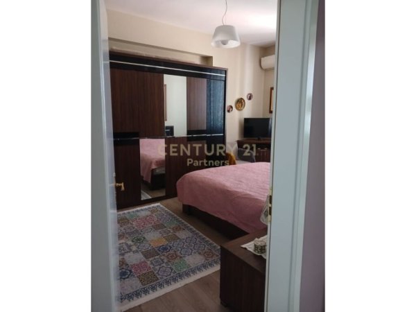 Tirane, shitet apartament 3+1+Aneks+Ballkon, Kati 6, 130 m2 286,000 € (Ish parku Autobuzave)