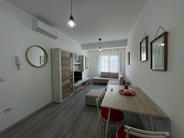 Tirane, jepet me qera apartament 1+1+Ballkon, Kati 3, 50 m2 500 € (Rezidenca Kodra e diellit 2)
