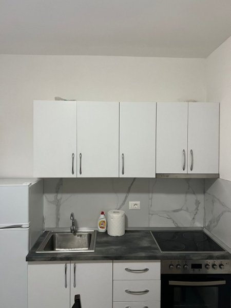 Tirane, jepet me qera apartament 1+1, Kati 2, 58 m2 350 € (Rruga Tom Plezha)