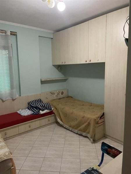 Tirane, jepet me qera apartament 2+1, Kati 2, 85 m2 500 € (KODRA E DIELLIT)