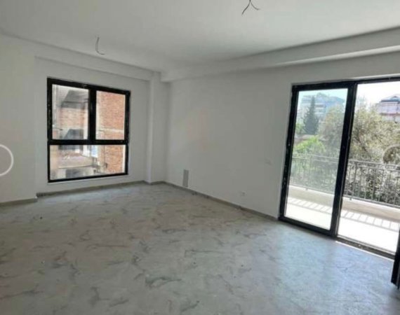 Tirane, shitet apartament 2+1, Kati 1, 95 m2 195,000 € (Tefta Tashko Koco)