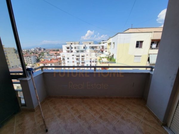 Tirane, shitet apartament 1+1+Ballkon, Kati 7, 60 m2 80,000 € (Bulevardi Migjeni)
