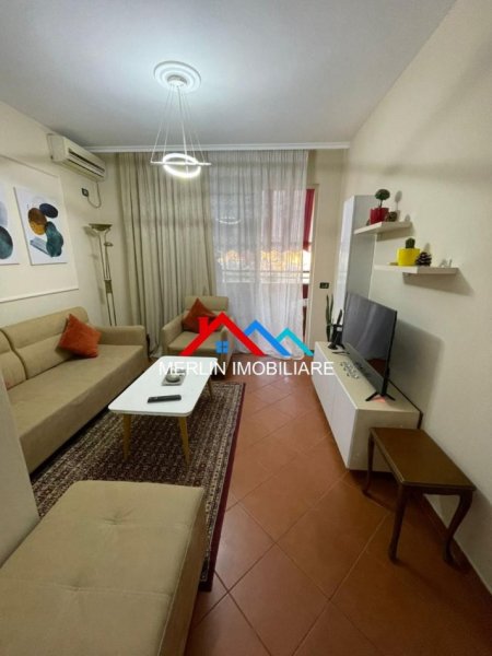 Tirane, jepet me qera apartament 2+1, Kati 7, 85 m2 850 € (Sami Frasheri)